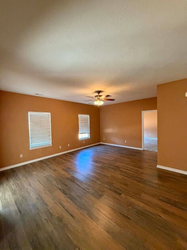 Building Photo - COMING SOON: Beautiful 3 bed/2 bath home located in Webb City! Two car attached garage, storm she...