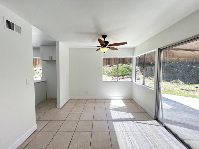 Building Photo - 1389 Oriole Pl