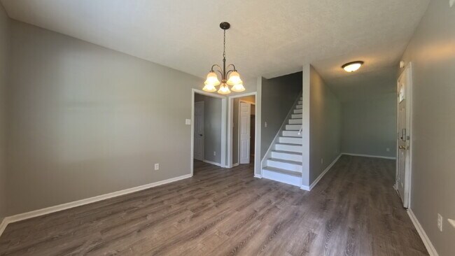 Building Photo - Stunning, Well-Maintained Craftsman Gem