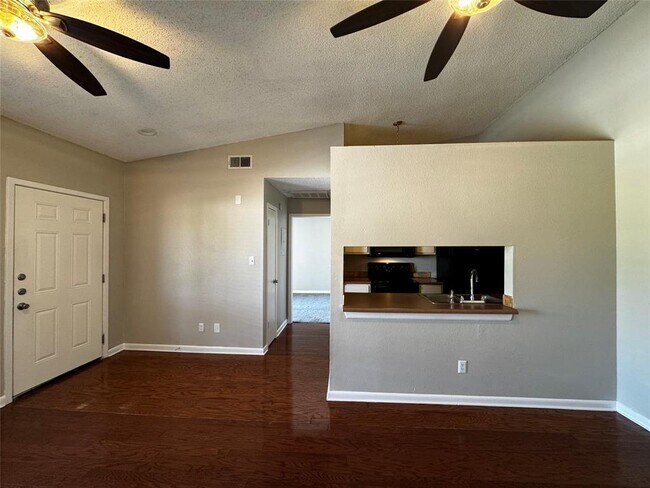 Building Photo - 1705 Crossing Pl