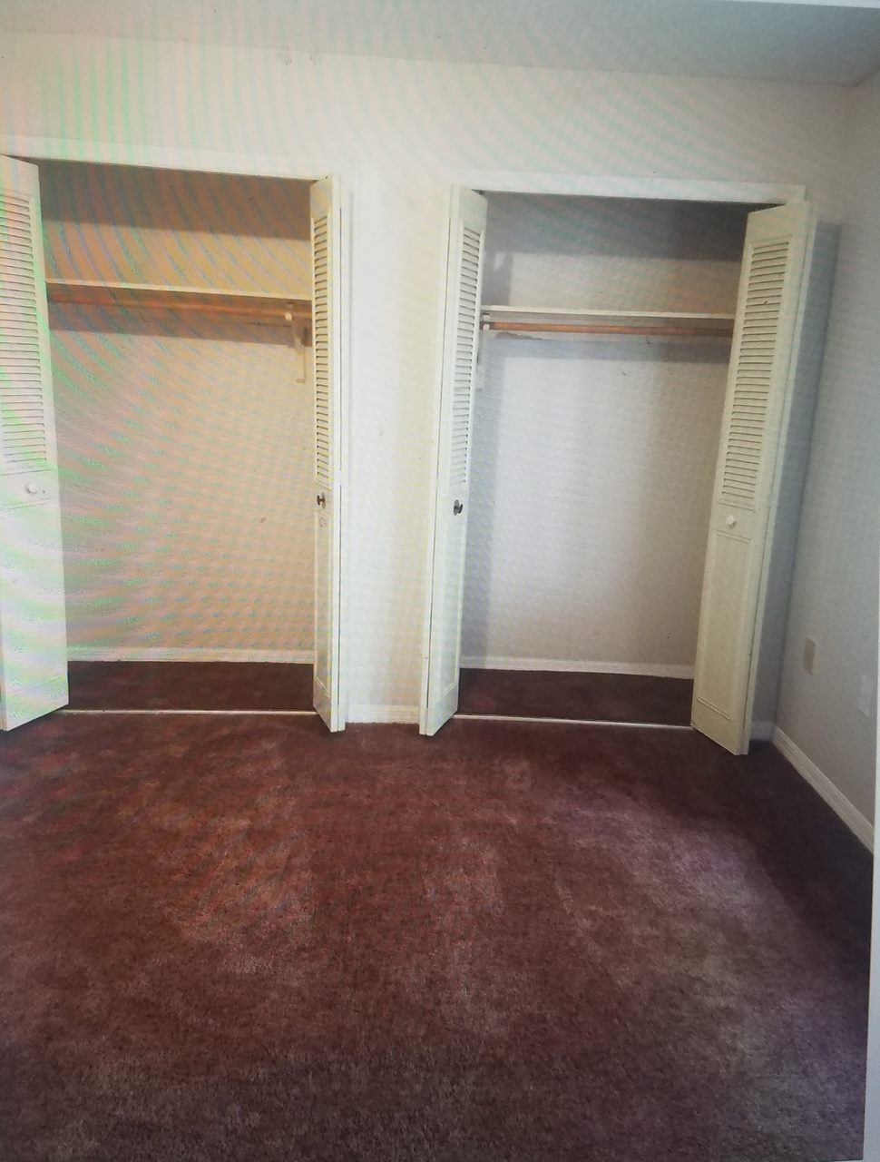 Incorrect coloring showing- Secondary bedroom closets - 408 N St Clair Abrams Ave
