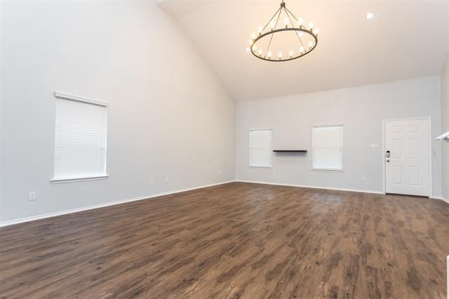 Building Photo - 2103 Meadow Park Dr