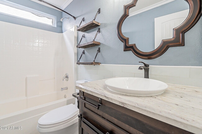 Building Photo - 16010 S 17th Dr