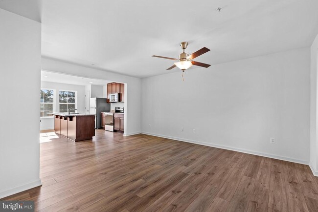 Building Photo - 478 Peleton St