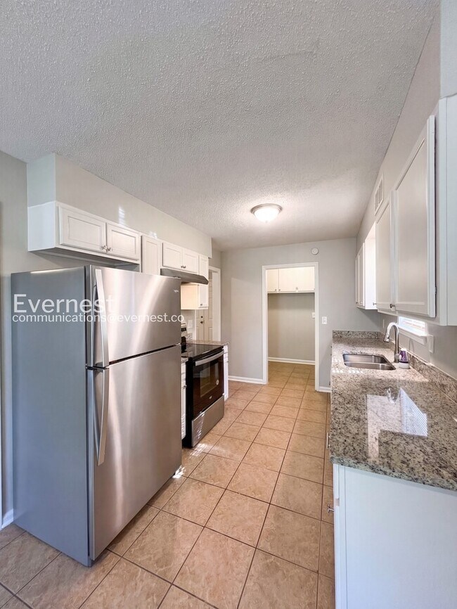 Building Photo - 4257 Renners Rd