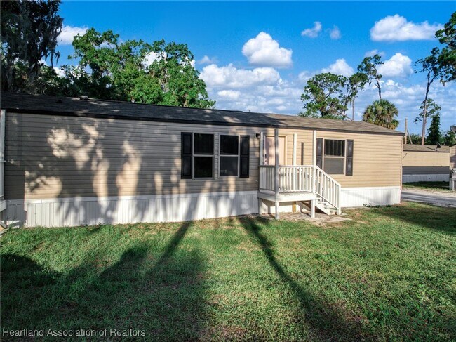 Building Photo - 5 Crawford Dr
