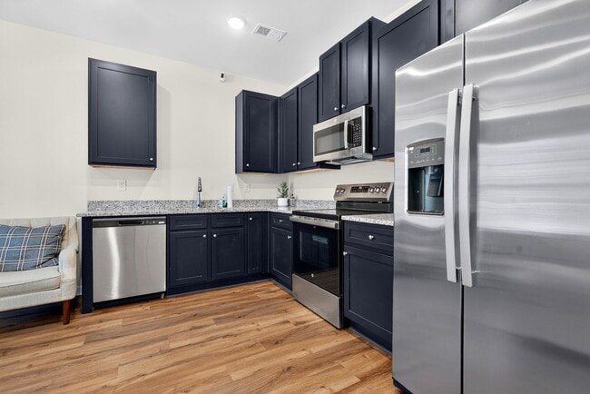 Building Photo - 3 Bedroom Townhome in Atlanta!