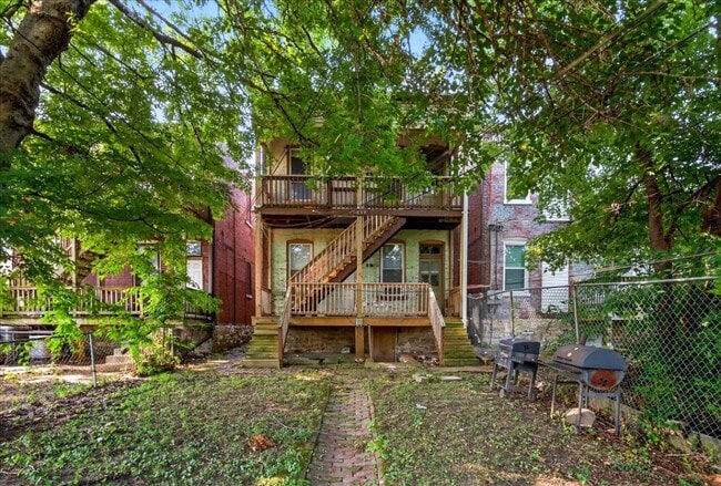 Building Photo - 3419 Montana St