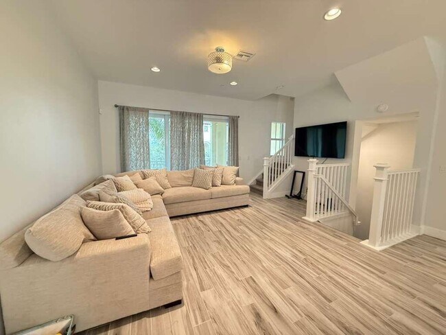 Building Photo - 5348 Sagan Ln