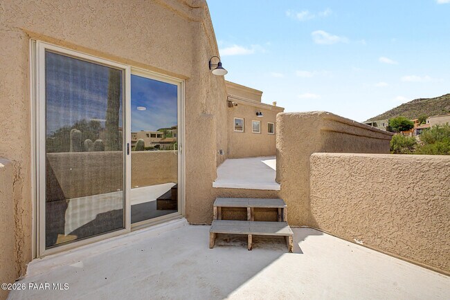 Building Photo - 504 S Stephanie Loop