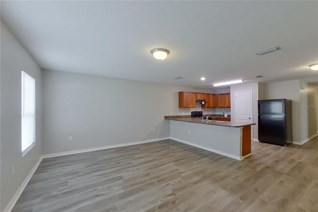 Building Photo - 315 NE 25th Terrace