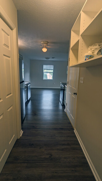 Building Photo - 711 Panther Creek Ct