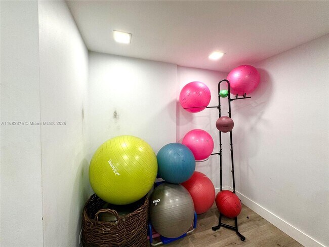 Building Photo - 230 174th St