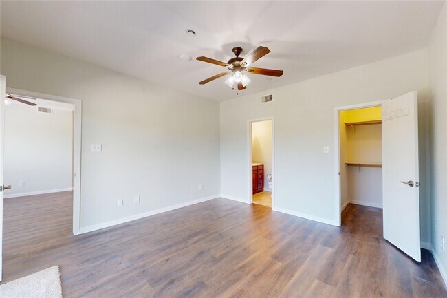 Building Photo - 793 Davis Rd