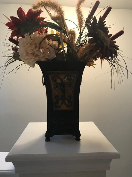 Building Photo - 7248 English Dr