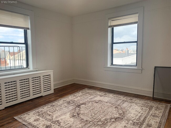 Building Photo - 203 Willis Ave