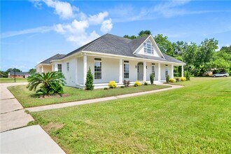 Building Photo - 3000 Johnson Rd W