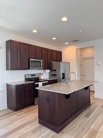 Building Photo - 8447 Rothman Aly