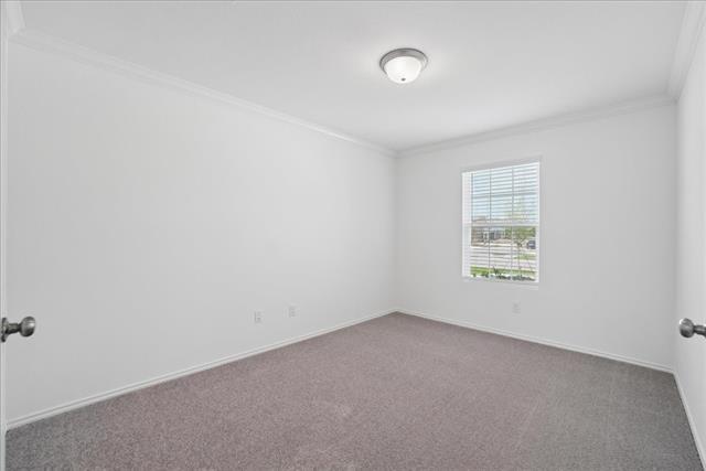Building Photo - 16000 Isles Dr