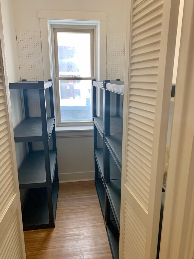 Building Photo - 5741 N Washtenaw Ave