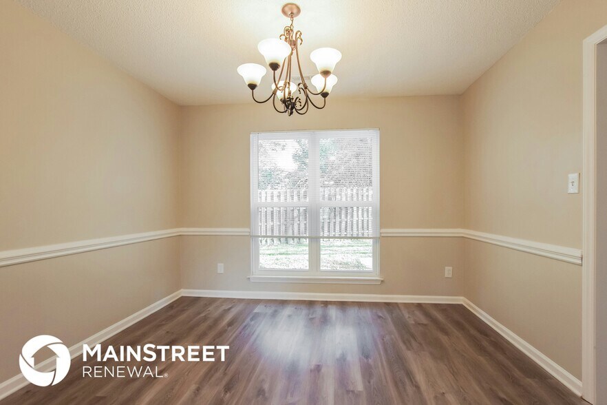 Building Photo - 9132 Chesham Dr