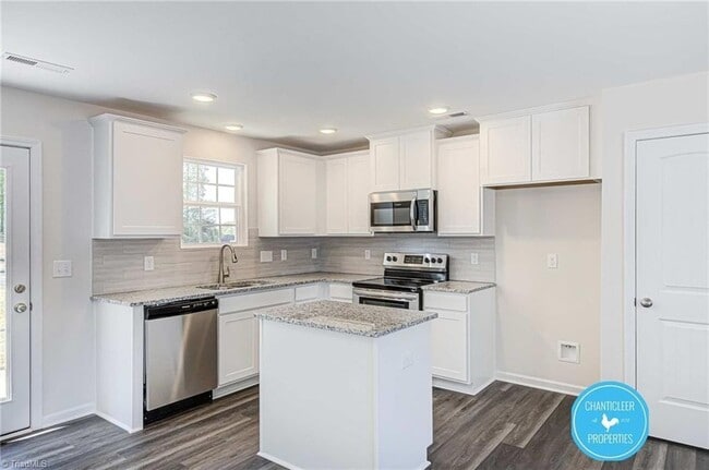 Building Photo - 3155 Misty Ridge Dr