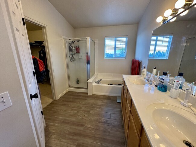 Building Photo - 14892 Tooele Ln