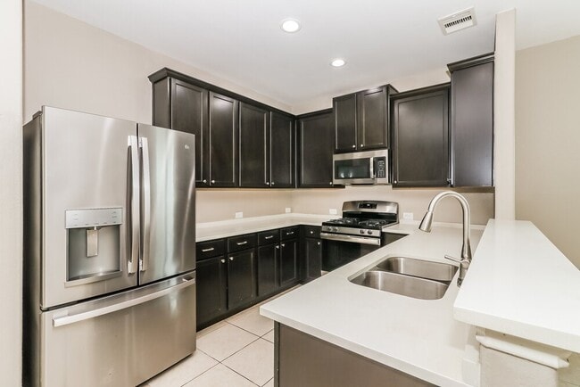 Building Photo - 339 Sea Breeze Dr