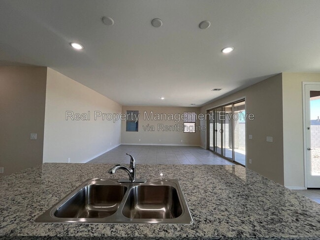 Building Photo - 4617 S 108th Ave