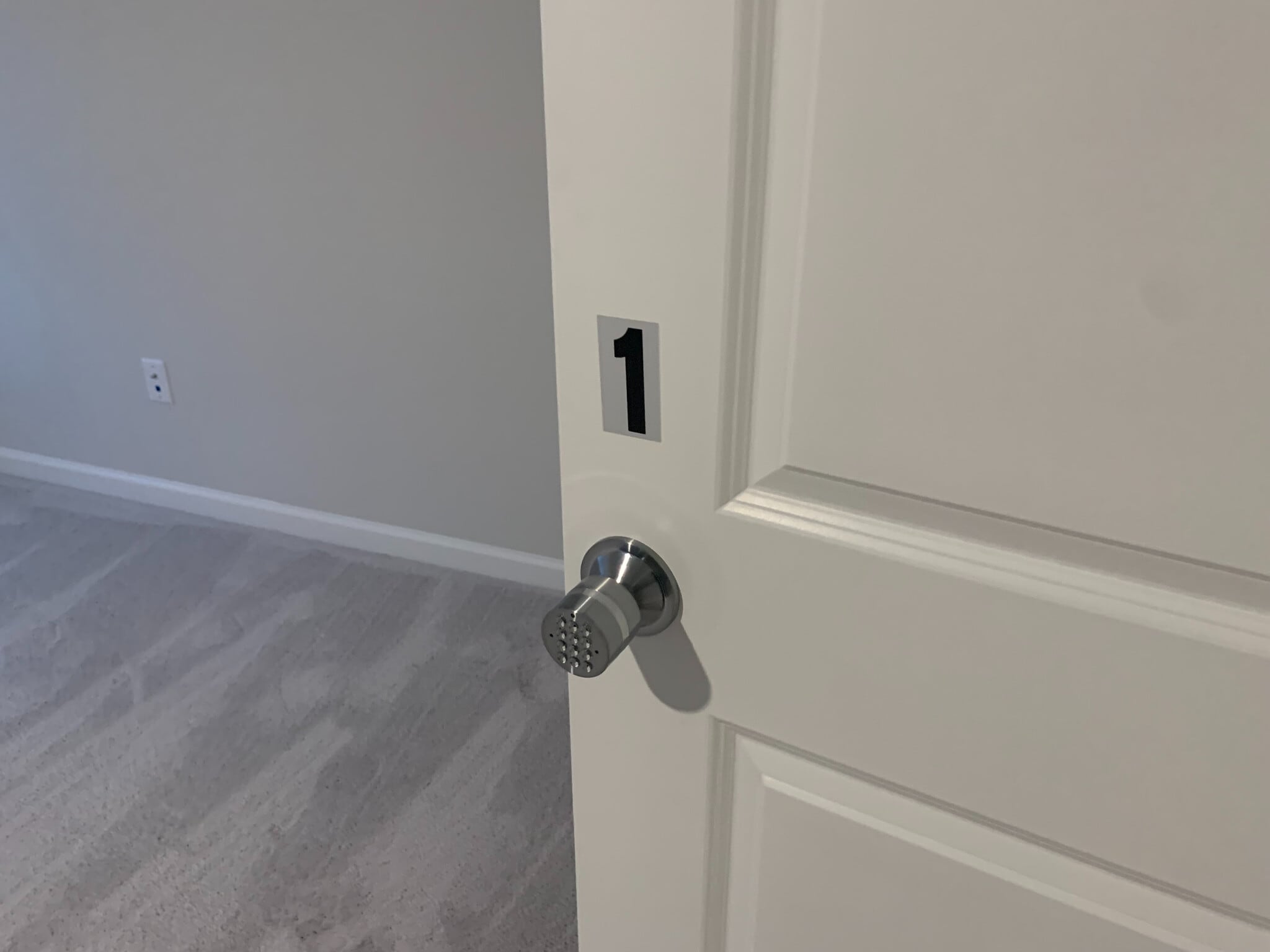 Building Photo - Room in Townhome on Summer Violet Ln