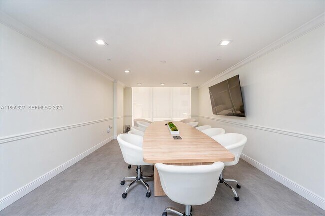 Building Photo - 4100 Salzedo St