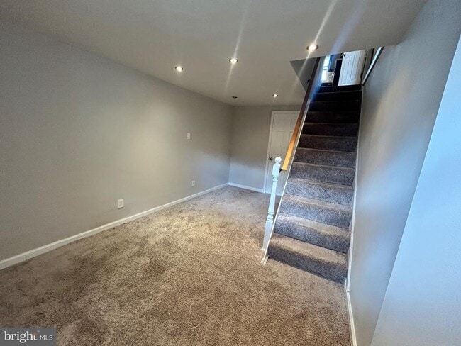 Building Photo - 40 E Barney St