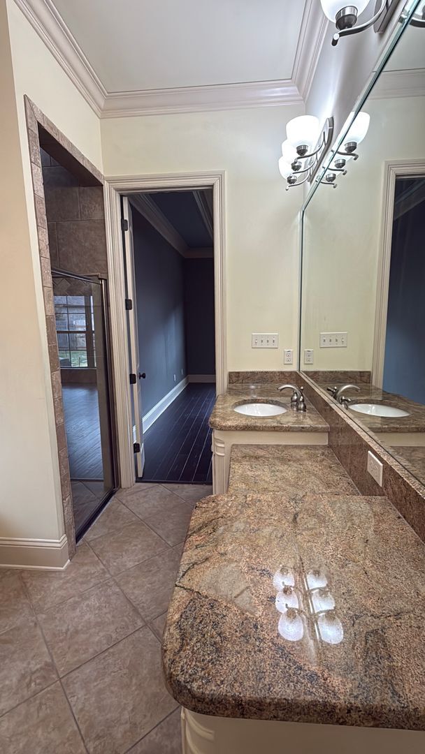 Building Photo - Rental Property in Twelve Oaks