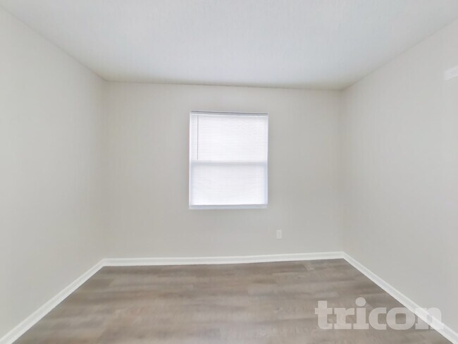 Building Photo - 10818 Wymm Ln