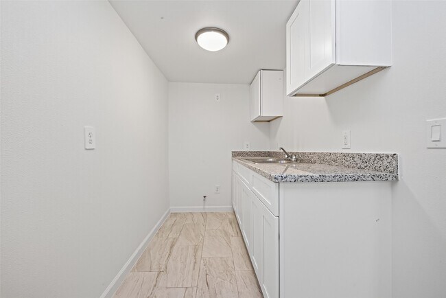 Building Photo - 4901 Stimson St
