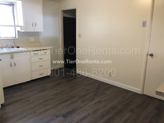 Building Photo - NO DEPOSIT option available for qualified ...