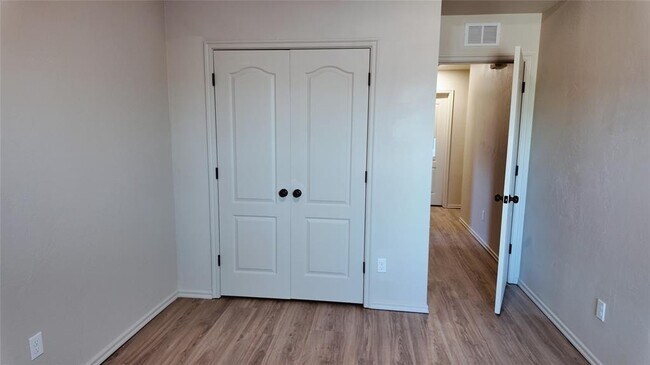 Building Photo - 3209 Grant Rd