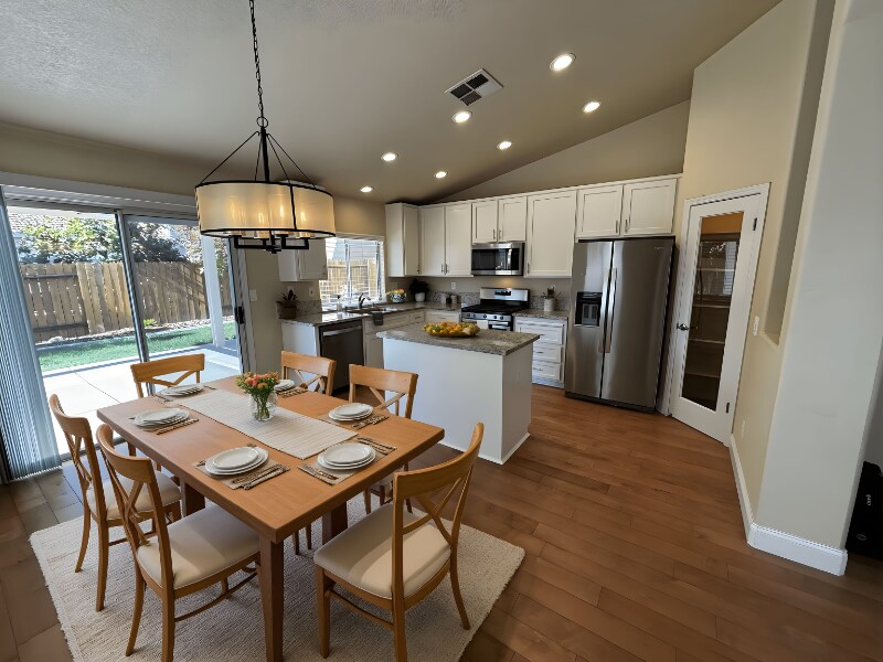 Building Photo - 8340 Lake Willow Way