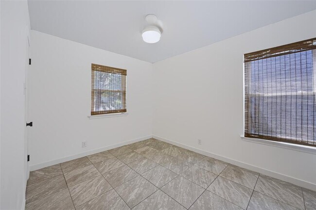 Building Photo - 5710 Breezewood Dr