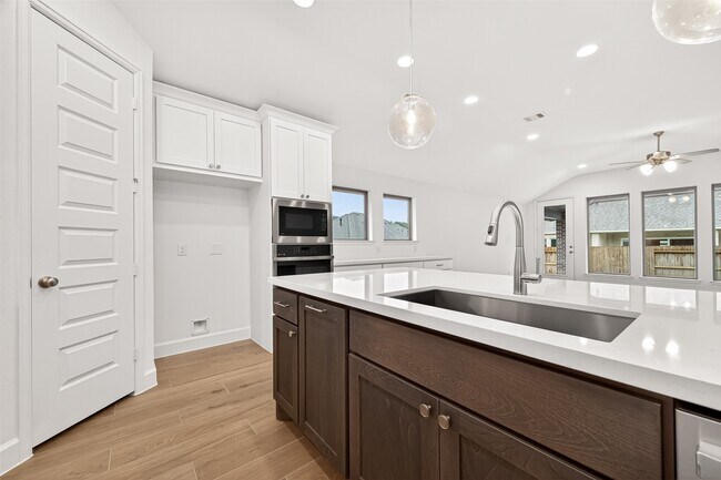 Building Photo - 29731 Brushy Gables Dr