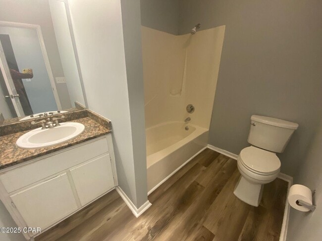 Building Photo - 1021 11th Ct