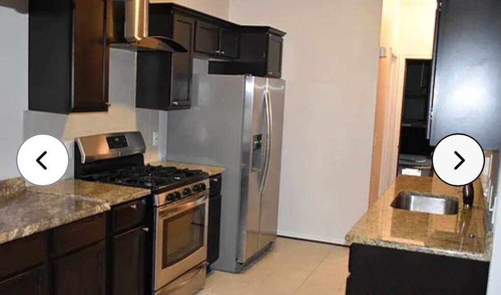 Building Photo - 1803 Riversedge Dr