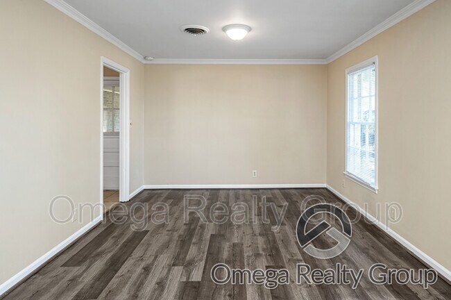 Building Photo - 3215 Walton Dr