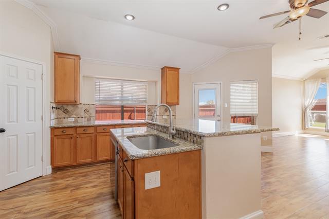 Building Photo - 3925 Oakmont Dr