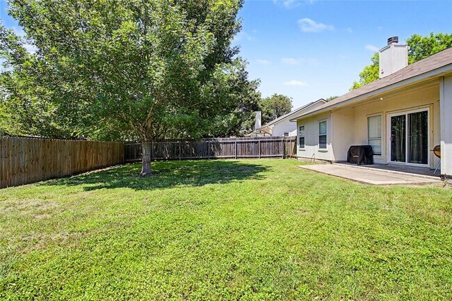 Building Photo - 207 Kates Way