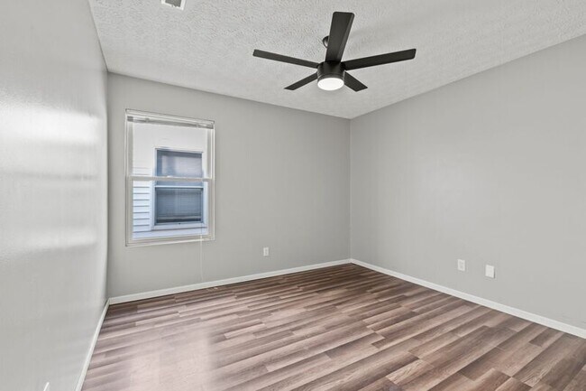 Building Photo - 1522 Sargas St
