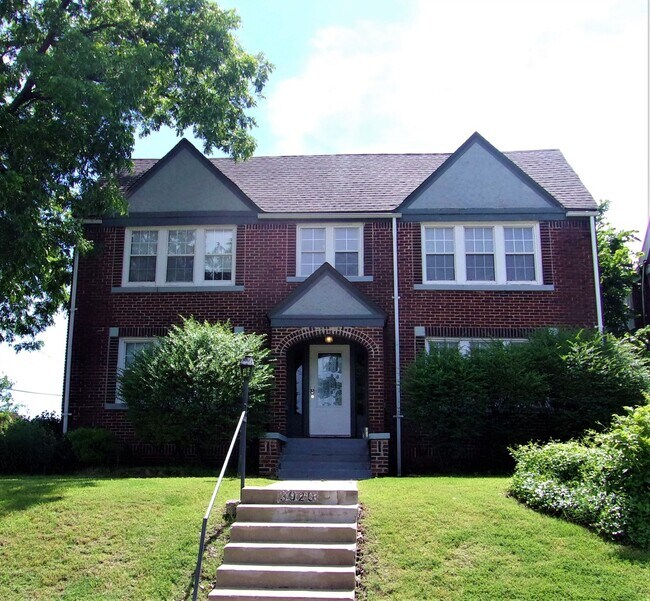 Building Photo - Uptown 3020