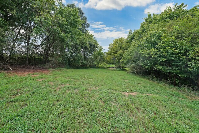 Building Photo - 3/1 ranch home on 4 acres