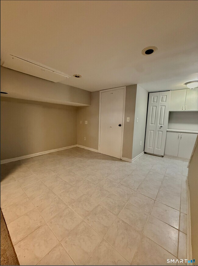 Building Photo - 39 Horton Hill Rd