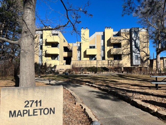 Building Photo - Charming Mapleton Ave. 1 Bed/1 Bath Condo - Available August 3rd!